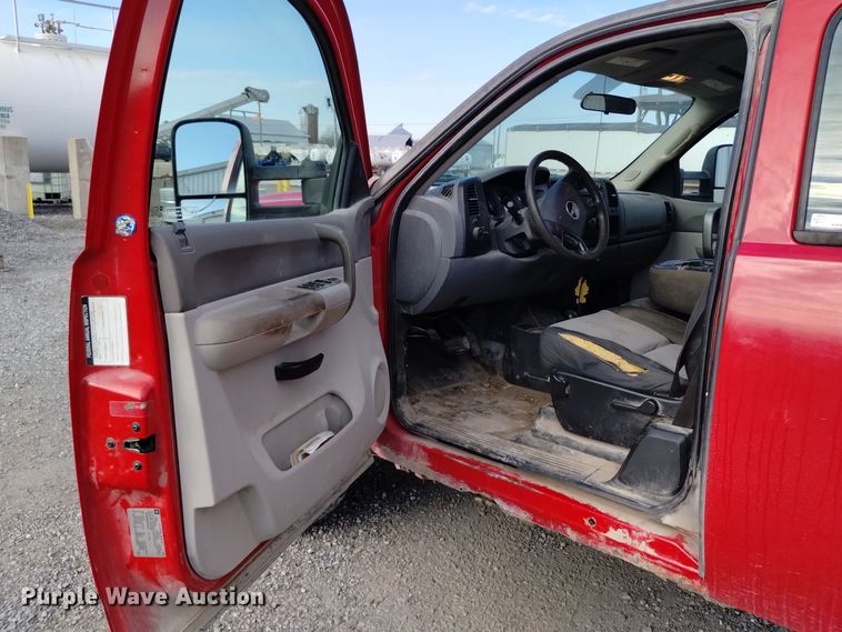 image for item EH0095 2008 GMC Sierra 2500HD Ext. Cab pickup truck