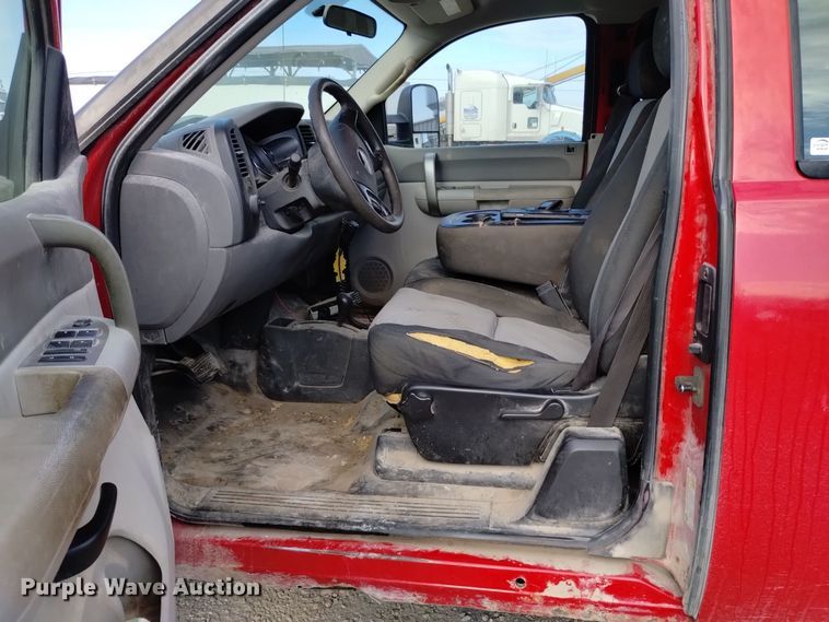 image for item EH0095 2008 GMC Sierra 2500HD Ext. Cab pickup truck