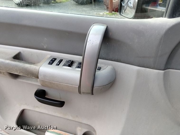 image for item EH0095 2008 GMC Sierra 2500HD Ext. Cab pickup truck