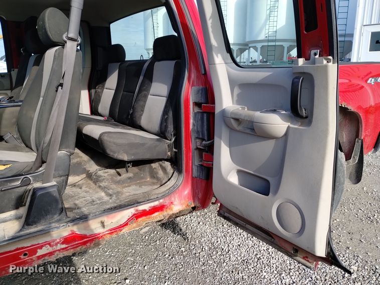 image for item EH0095 2008 GMC Sierra 2500HD Ext. Cab pickup truck