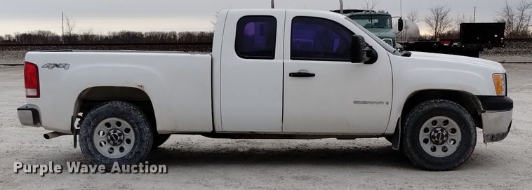 image for item EH0107 2009 GMC Sierra 1500 Ext. Cab pickup truck