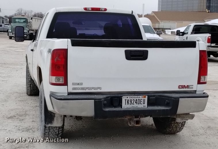 image for item EH0107 2009 GMC Sierra 1500 Ext. Cab pickup truck