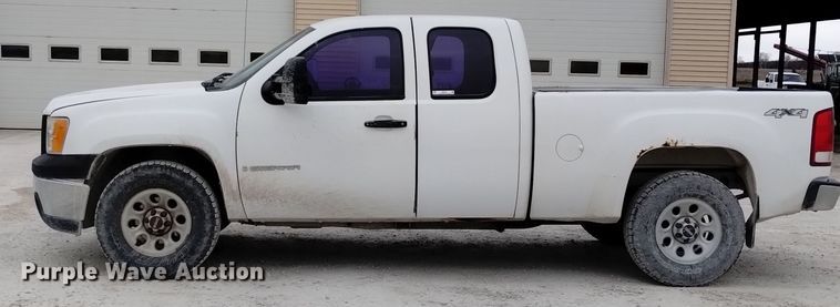 image for item EH0107 2009 GMC Sierra 1500 Ext. Cab pickup truck