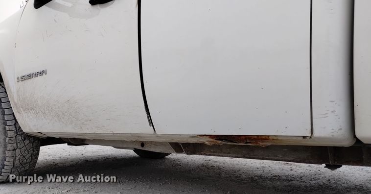 image for item EH0107 2009 GMC Sierra 1500 Ext. Cab pickup truck