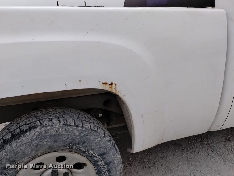 image for item EH0107 2009 GMC Sierra 1500 Ext. Cab pickup truck