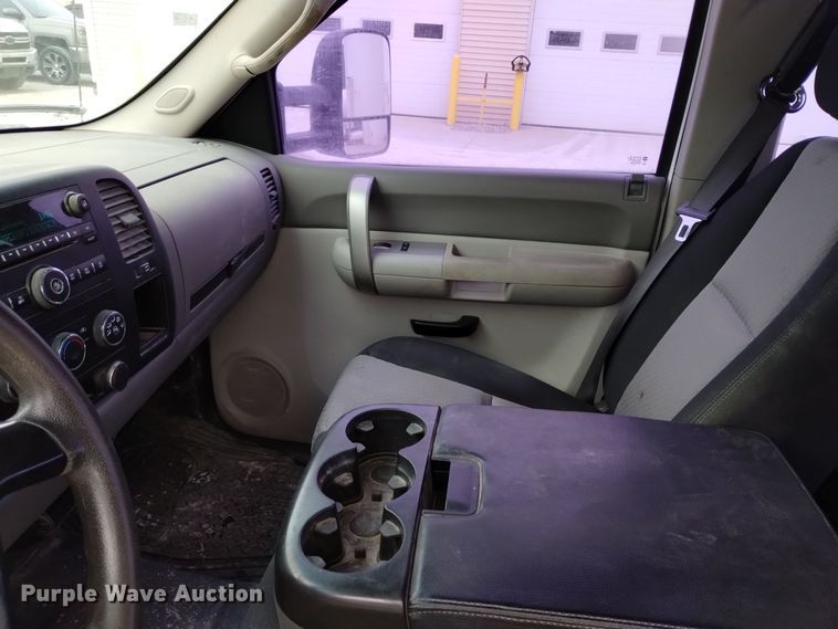 image for item EH0107 2009 GMC Sierra 1500 Ext. Cab pickup truck