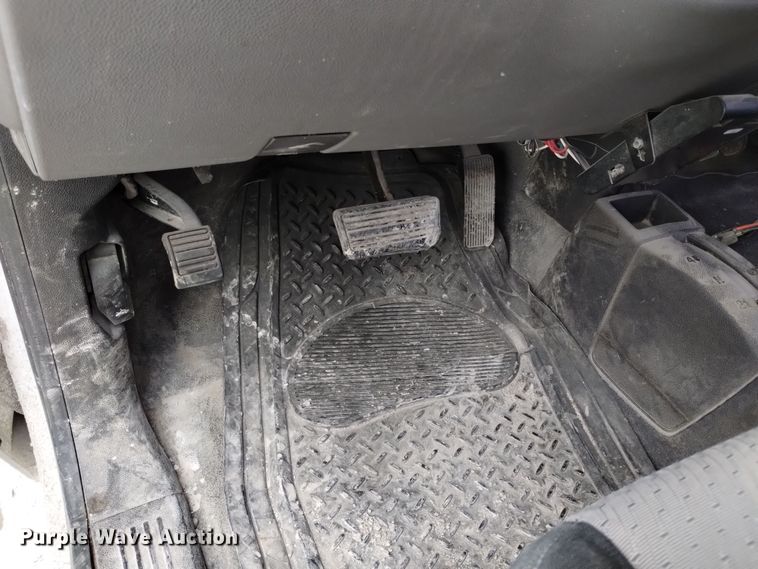 image for item EH0107 2009 GMC Sierra 1500 Ext. Cab pickup truck