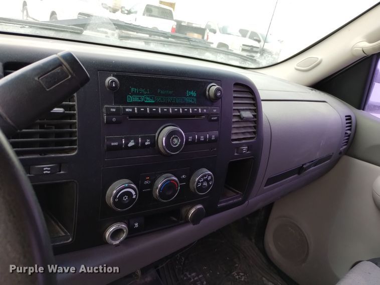 image for item EH0107 2009 GMC Sierra 1500 Ext. Cab pickup truck