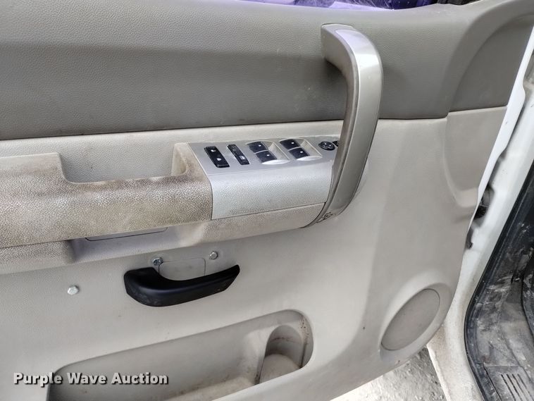 image for item EH0107 2009 GMC Sierra 1500 Ext. Cab pickup truck