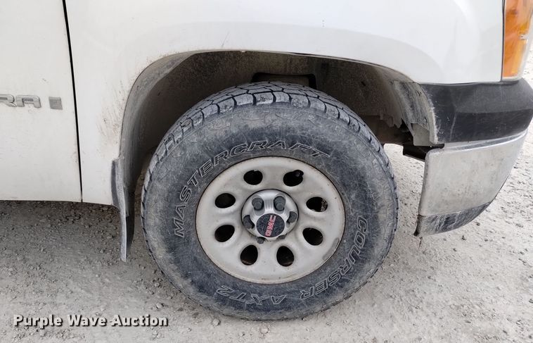 image for item EH0107 2009 GMC Sierra 1500 Ext. Cab pickup truck