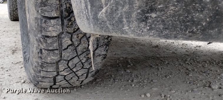 image for item EH0107 2009 GMC Sierra 1500 Ext. Cab pickup truck