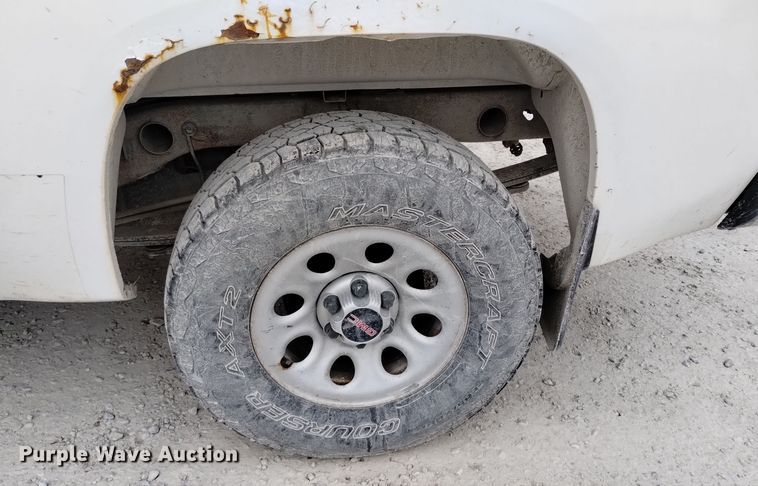 image for item EH0107 2009 GMC Sierra 1500 Ext. Cab pickup truck