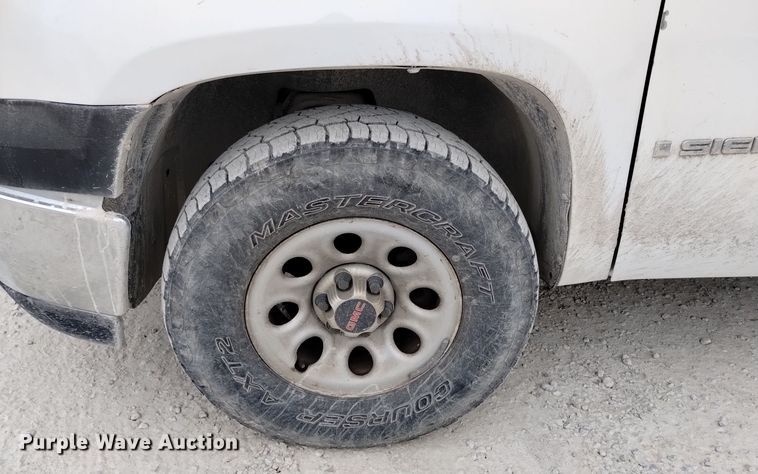 image for item EH0107 2009 GMC Sierra 1500 Ext. Cab pickup truck