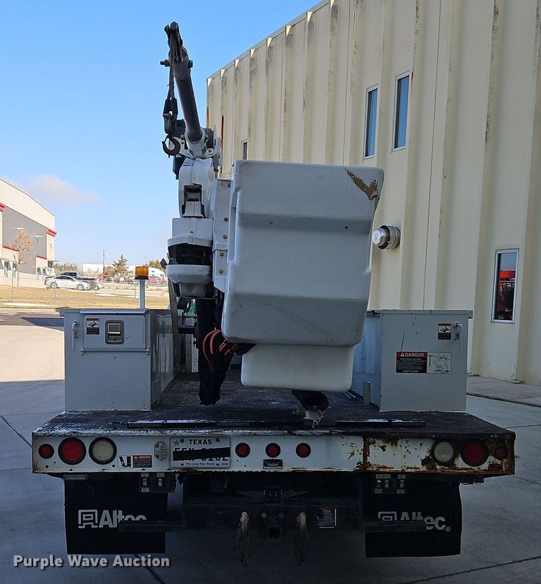 image for item EI8816 2014 Ford F550 Super Duty bucket truck