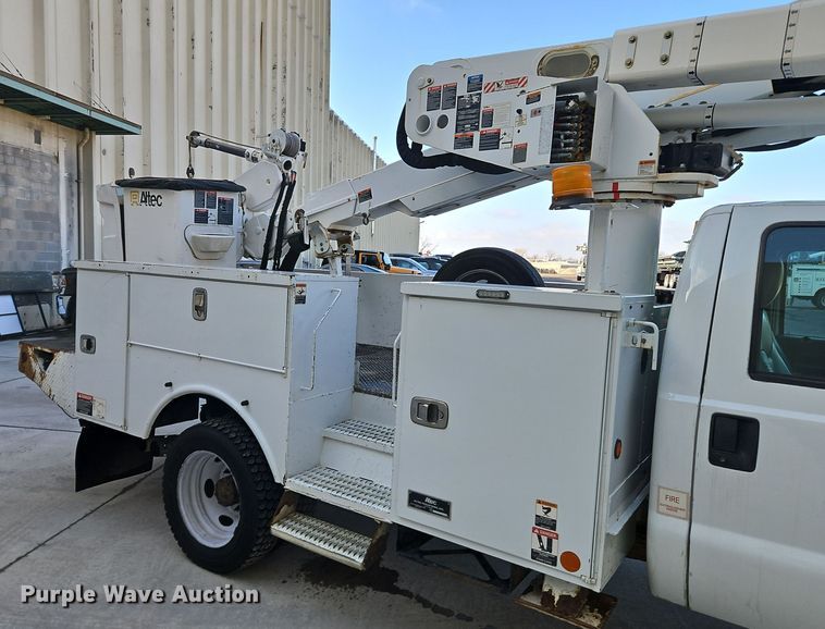 image for item EI8816 2014 Ford F550 Super Duty bucket truck