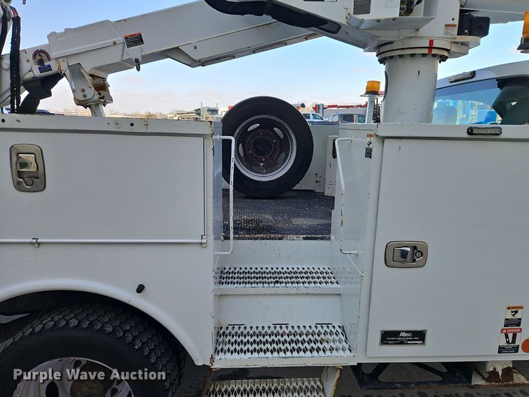 image for item EI8816 2014 Ford F550 Super Duty bucket truck