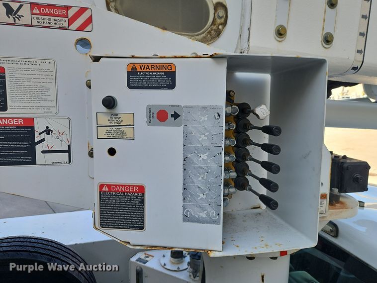 image for item EI8816 2014 Ford F550 Super Duty bucket truck