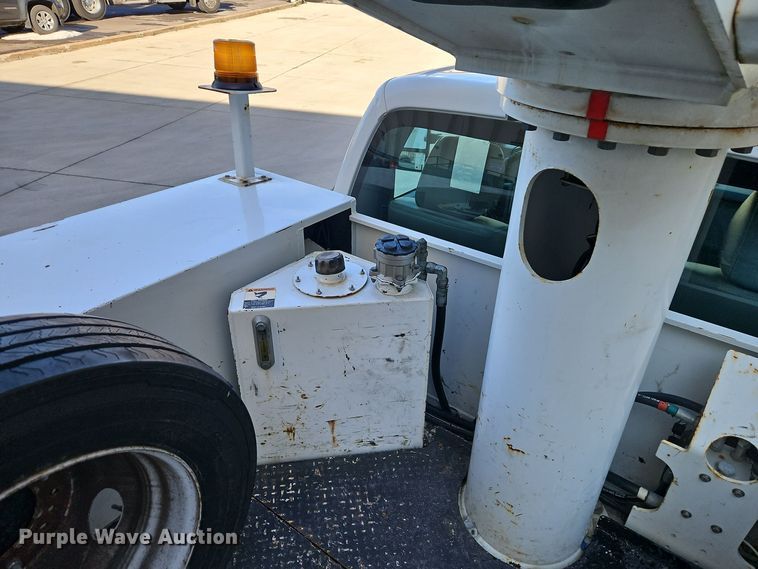 image for item EI8816 2014 Ford F550 Super Duty bucket truck