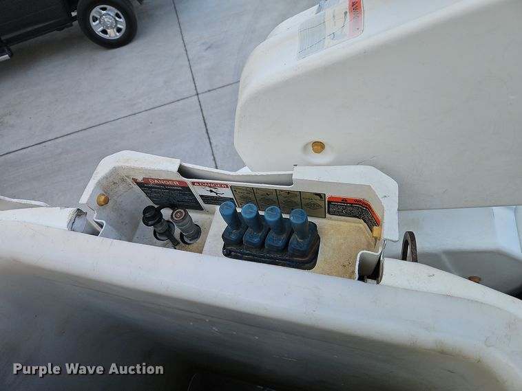 image for item EI8816 2014 Ford F550 Super Duty bucket truck