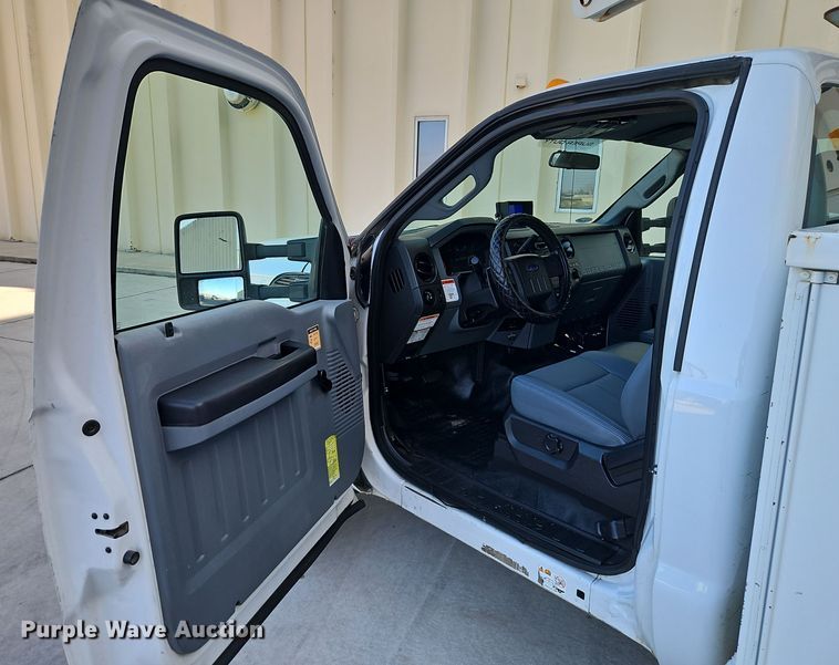 image for item EI8816 2014 Ford F550 Super Duty bucket truck