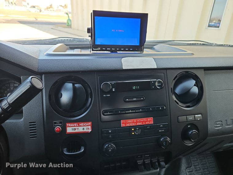 image for item EI8816 2014 Ford F550 Super Duty bucket truck