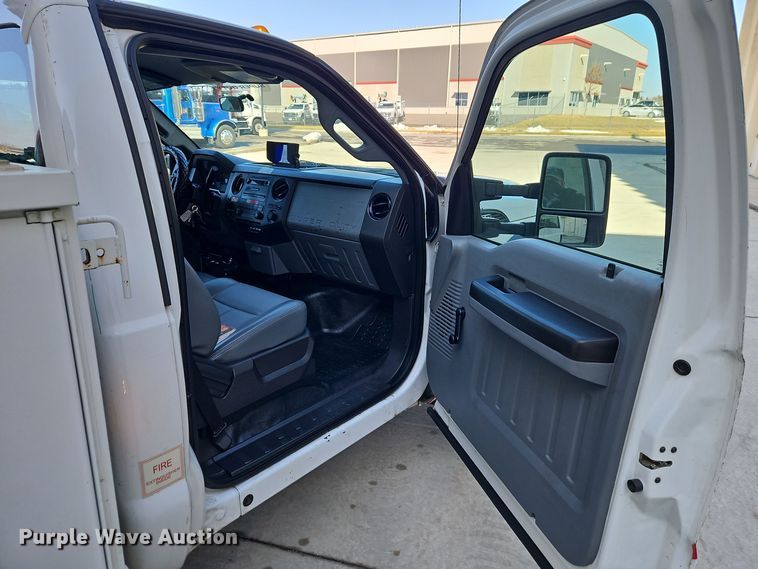 image for item EI8816 2014 Ford F550 Super Duty bucket truck