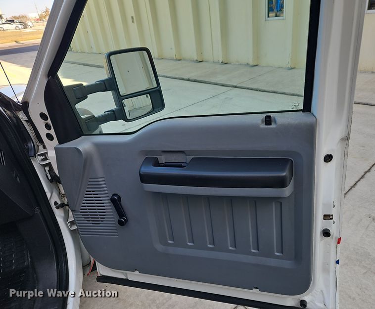 image for item EI8816 2014 Ford F550 Super Duty bucket truck