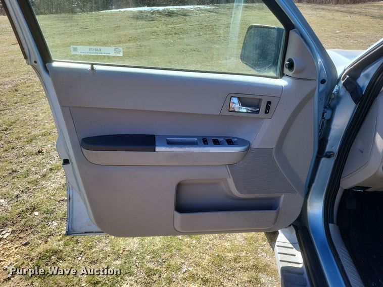 image for item EJ8175 2008 Mercury Mariner SUV