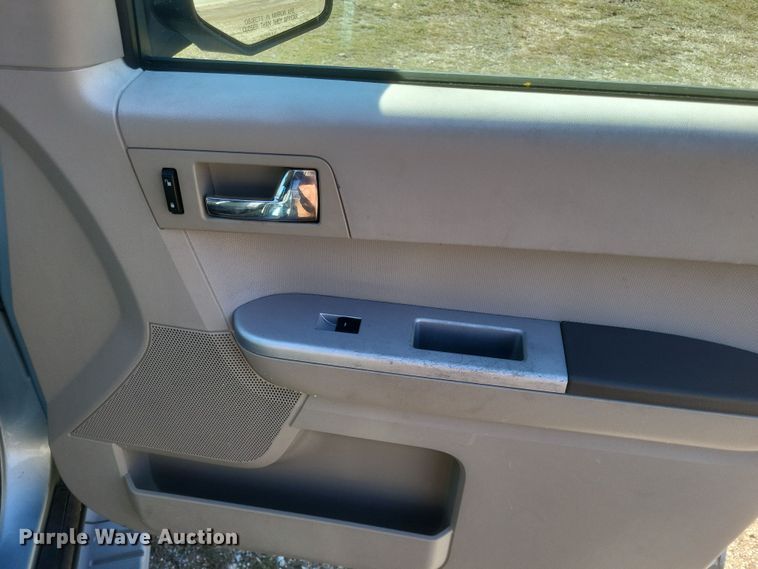 image for item EJ8175 2008 Mercury Mariner SUV