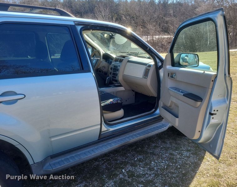 image for item EJ8175 2008 Mercury Mariner SUV