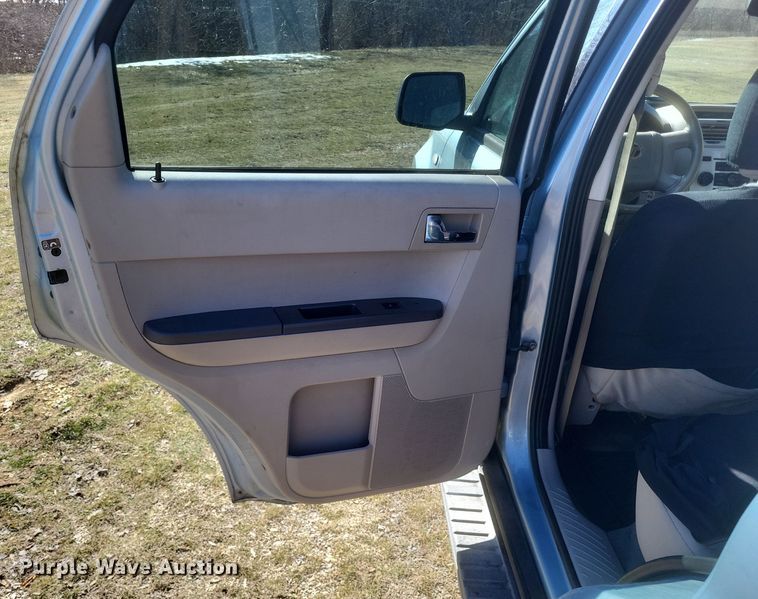 image for item EJ8175 2008 Mercury Mariner SUV