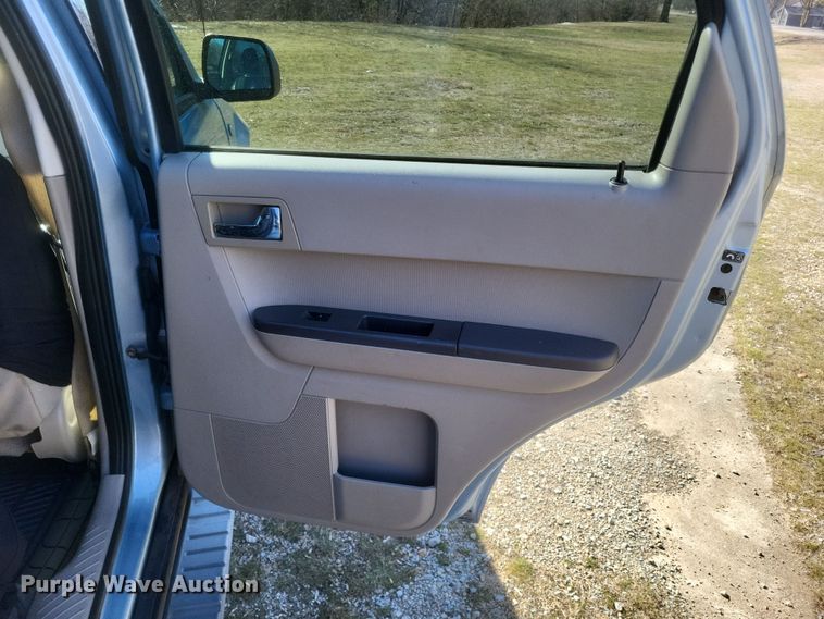 image for item EJ8175 2008 Mercury Mariner SUV