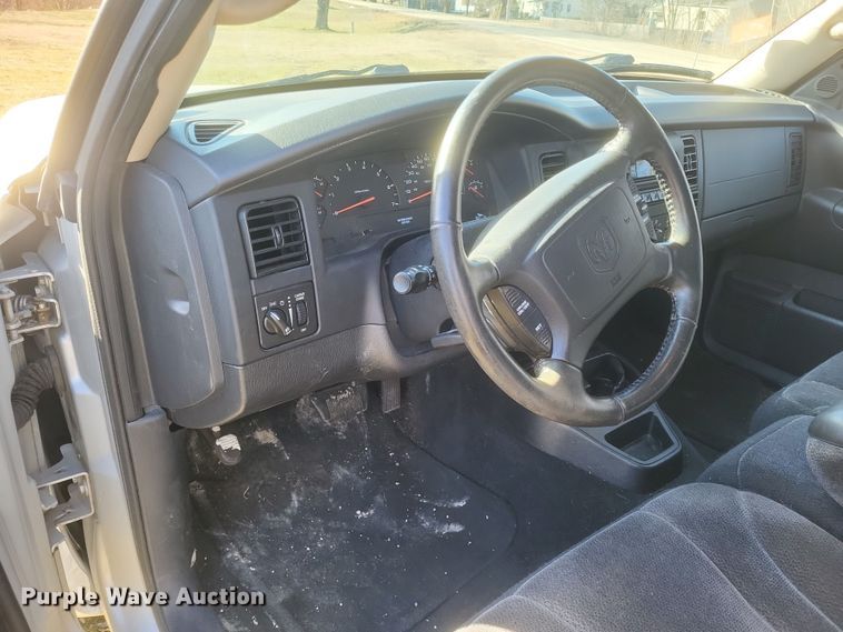 image for item EJ8176 2002 Dodge Dakota Sport Quad Cab pickup truck