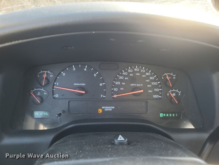 image for item EJ8176 2002 Dodge Dakota Sport Quad Cab pickup truck