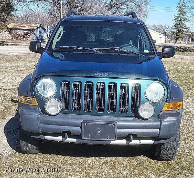 image for item EJ8177 2005 Jeep Libery Renegade SUV