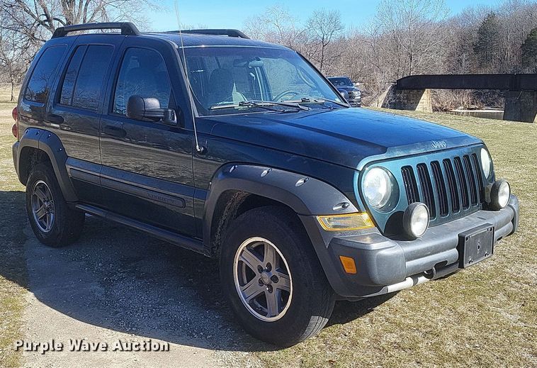 image for item EJ8177 2005 Jeep Libery Renegade SUV