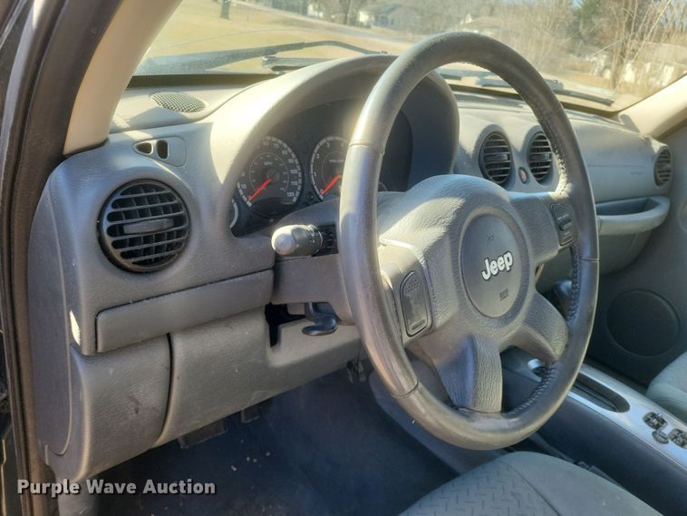 image for item EJ8177 2005 Jeep Libery Renegade SUV