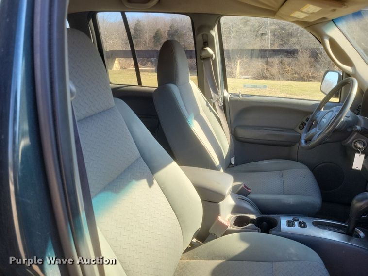 image for item EJ8177 2005 Jeep Libery Renegade SUV