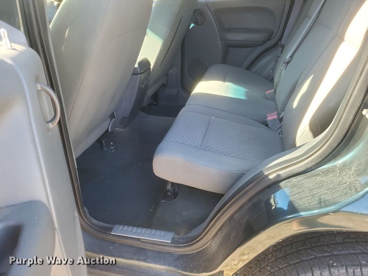 image for item EJ8177 2005 Jeep Libery Renegade SUV