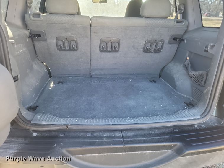 image for item EJ8177 2005 Jeep Libery Renegade SUV