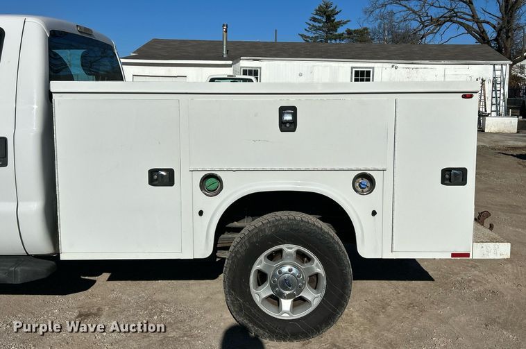 image for item EK2579 2016 Ford F350 Super Duty XL utility bed pickup truck