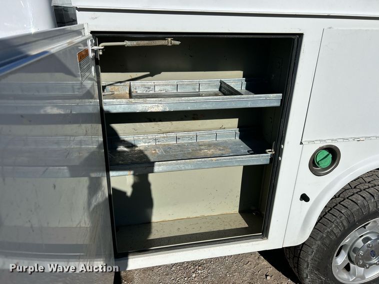 image for item EK2579 2016 Ford F350 Super Duty XL utility bed pickup truck