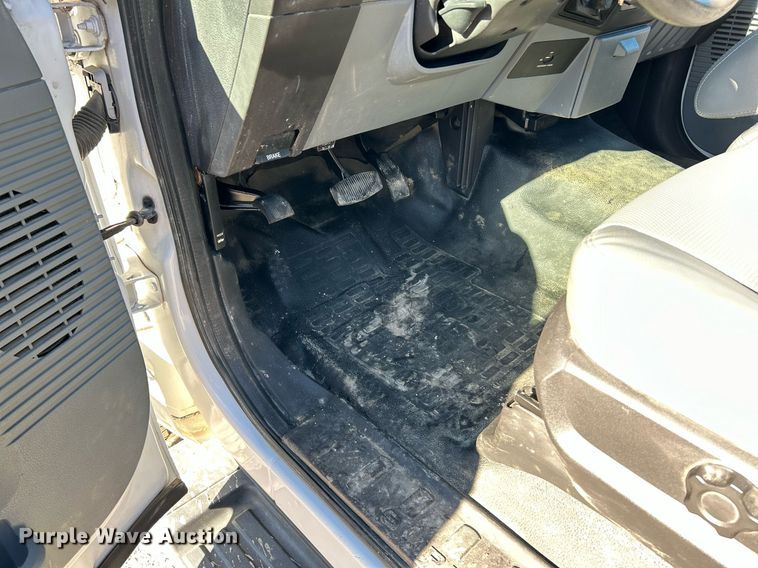 image for item EK2579 2016 Ford F350 Super Duty XL utility bed pickup truck