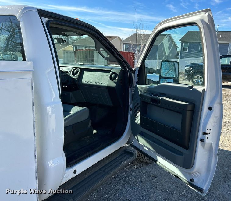 image for item EK2579 2016 Ford F350 Super Duty XL utility bed pickup truck