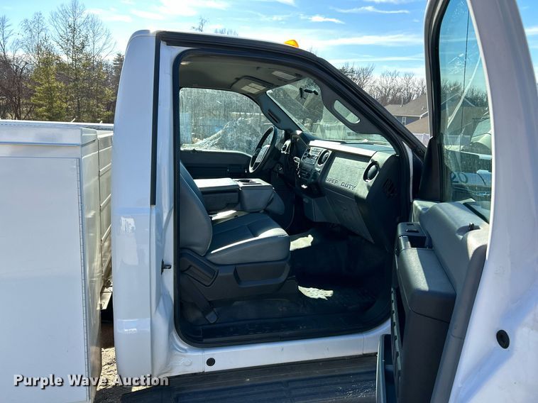 image for item EK2579 2016 Ford F350 Super Duty XL utility bed pickup truck