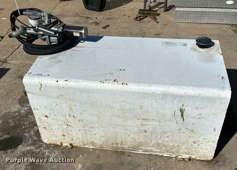 image for item EK2582 (2) auxiliary fuel tank