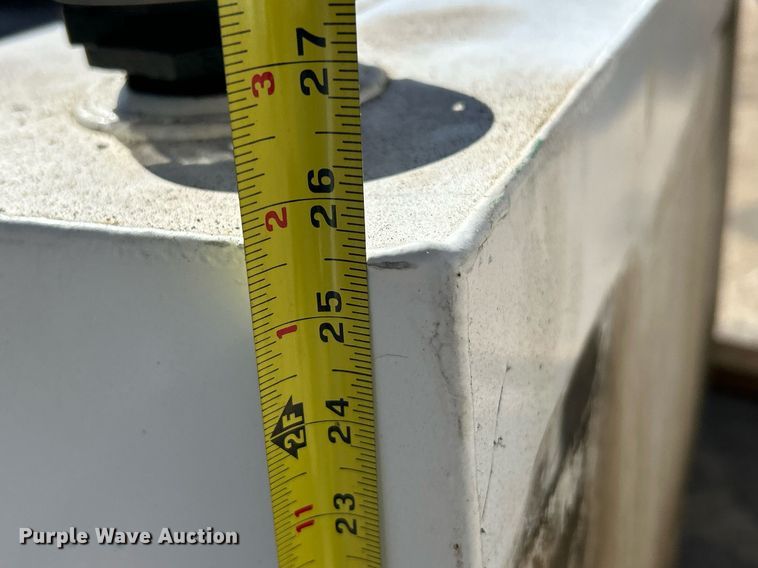 image for item EK2582 (2) auxiliary fuel tank