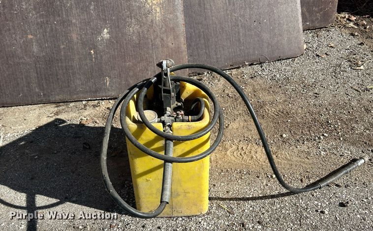 image for item EK2586 Shoring equipment