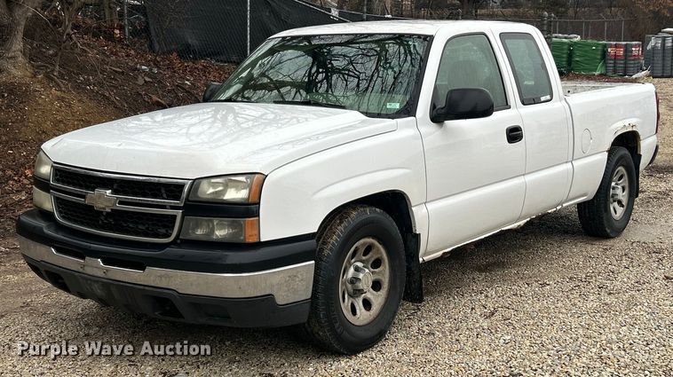 image for item EK2589 2006 Chevrolet Silverado 1500 Ext. Cab pickup truck