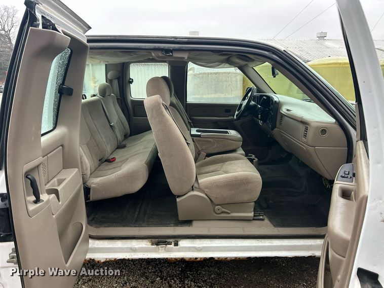 image for item EK2589 2006 Chevrolet Silverado 1500 Ext. Cab pickup truck